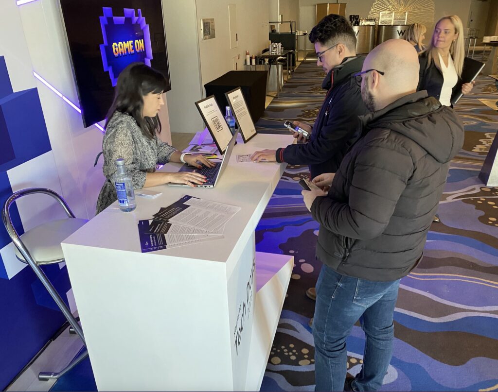 photo of Tech Days 2023 attendees signing in